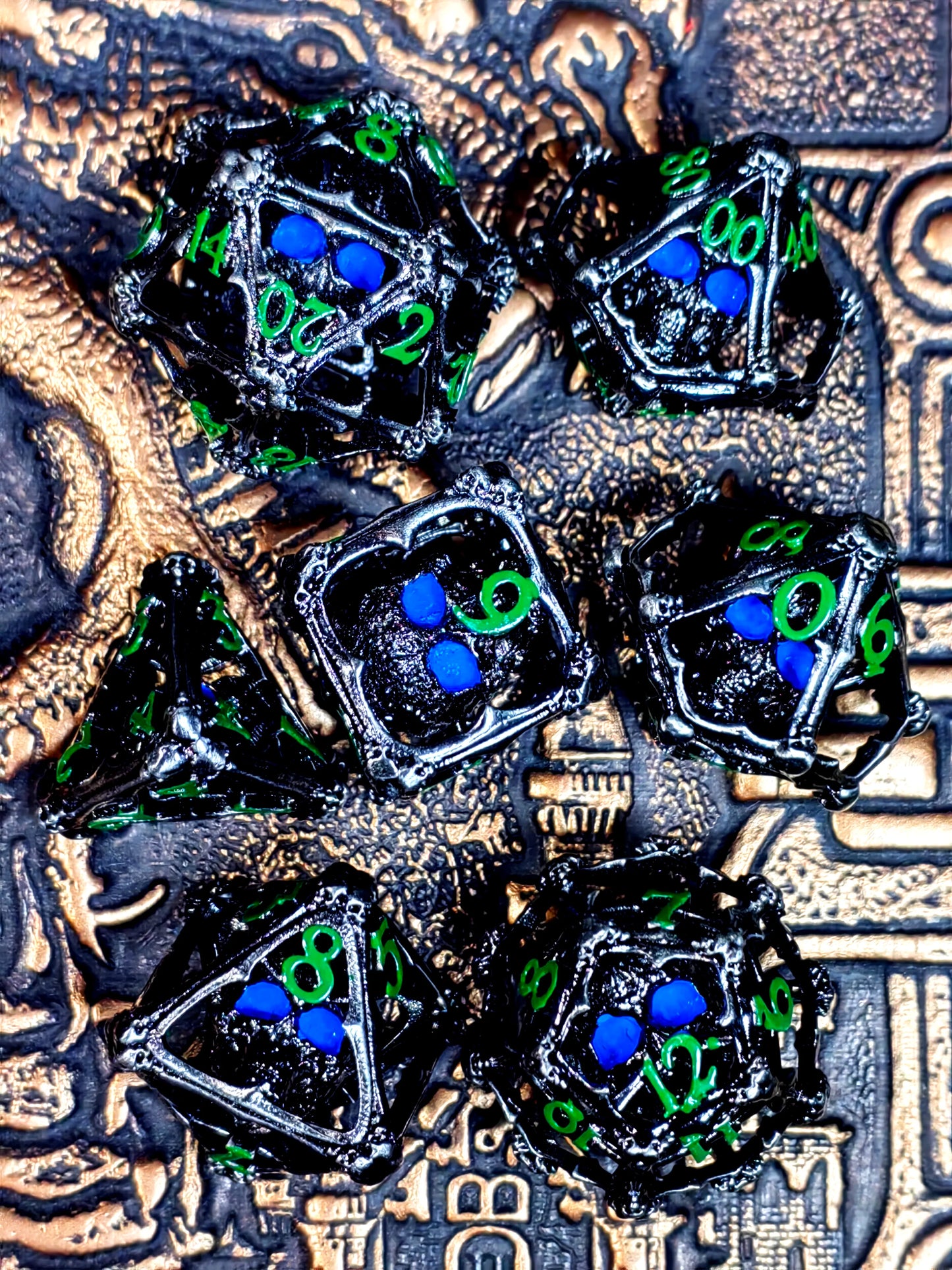 7-Piece Metal Dice with Skull Core