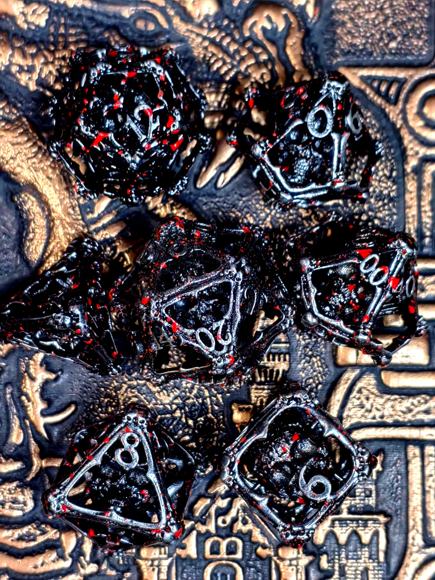 7-Piece Metal Dice with Skull Core